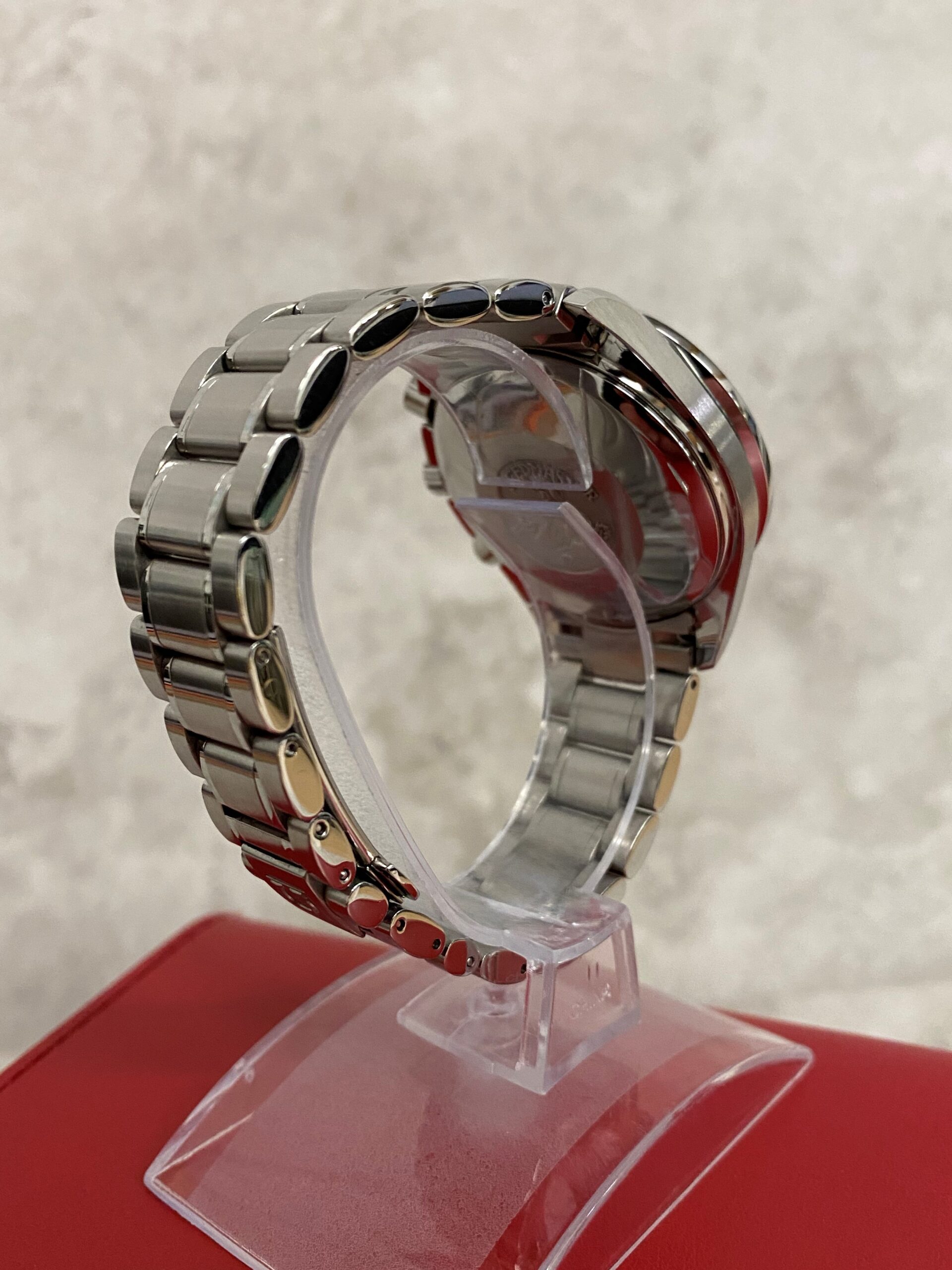 Omega Speedmaster Mark 40 - Speedmaster Japanese Market Limited Edition ...