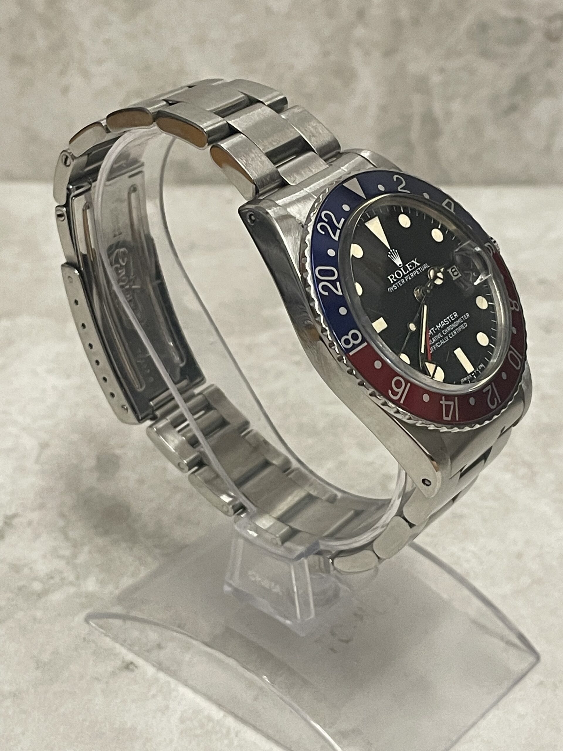 12BFE541-436A-4159-BD2C-2EAEC989C34E