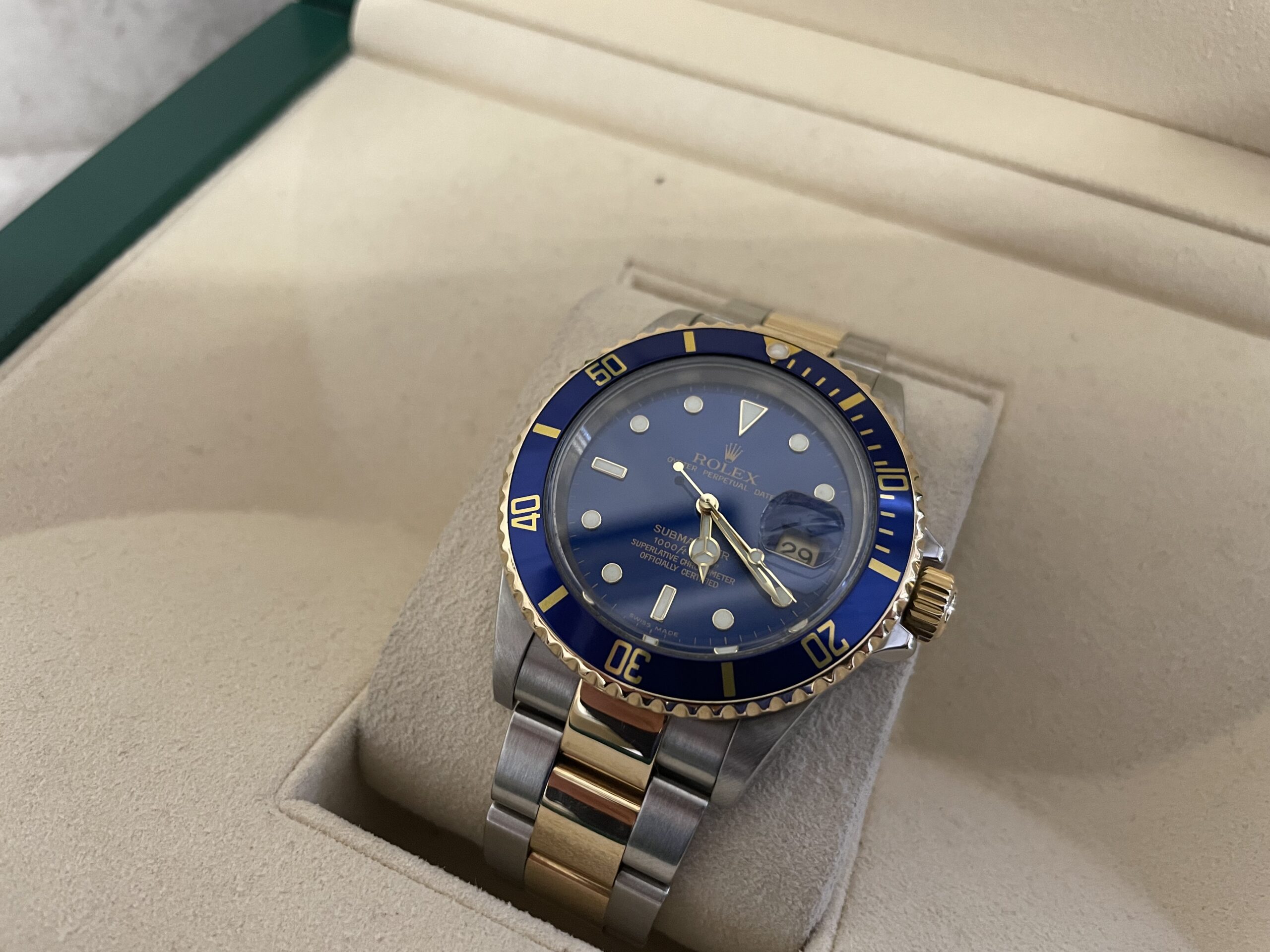 12DEF0CF-01EA-4CB5-A75B-CE36806B5A04