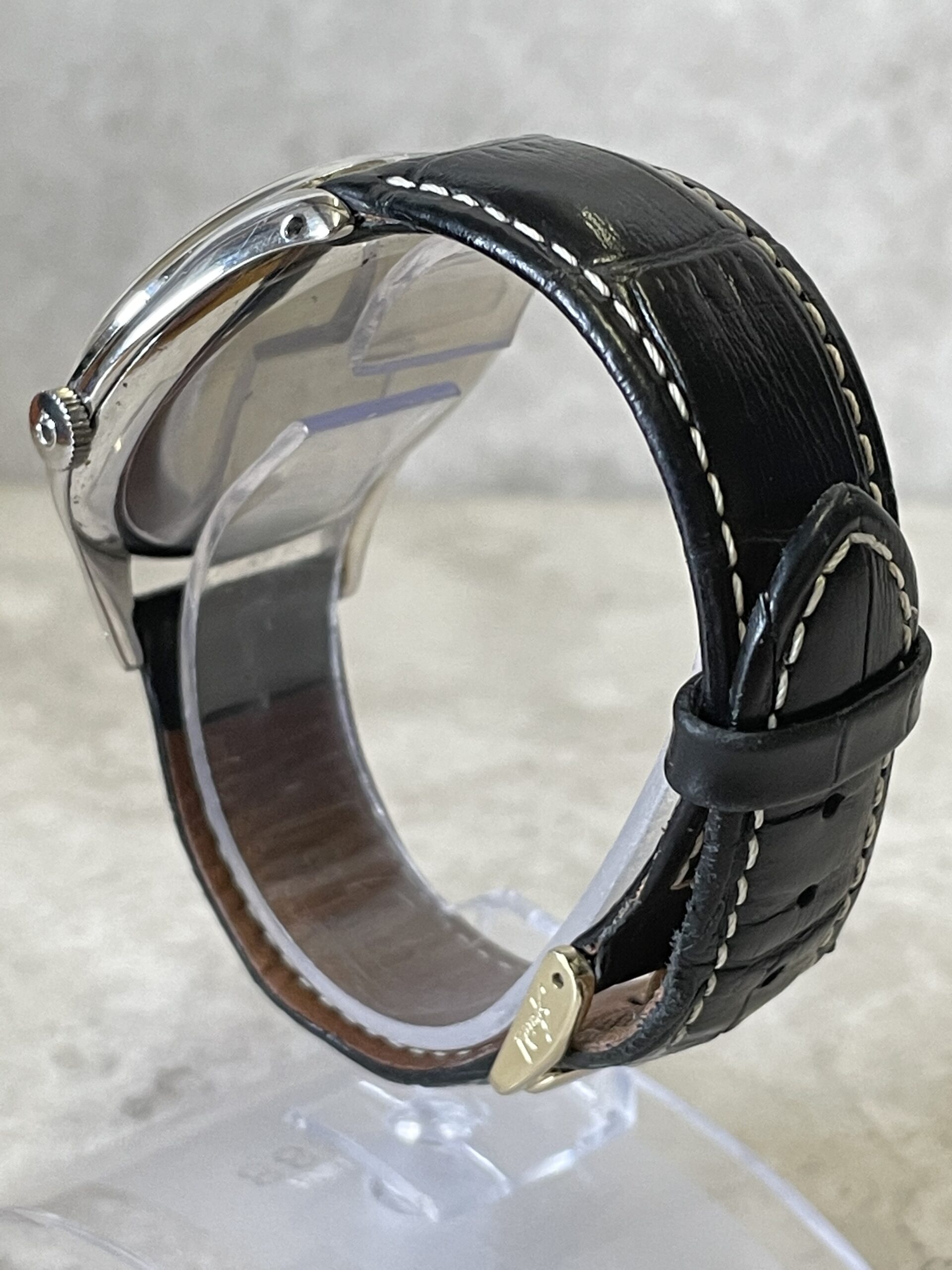 4D7B5F40-9A24-43B6-A293-9809FE7B5F58