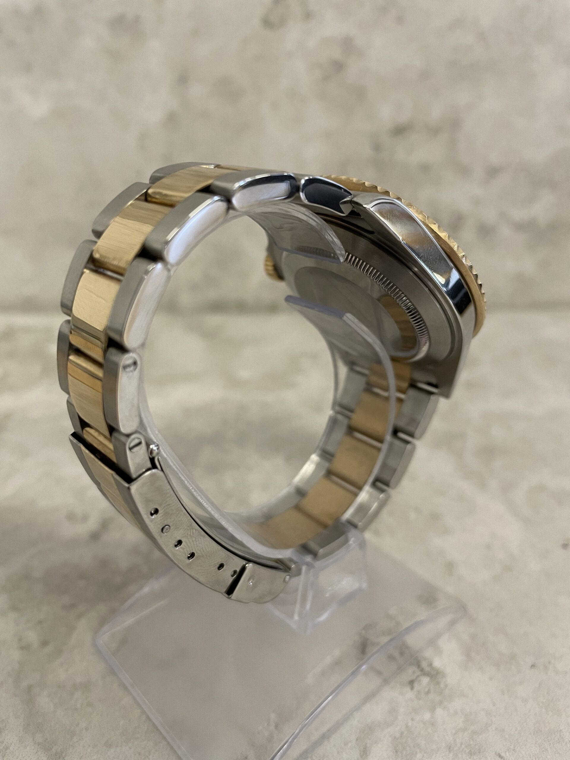 D5C8FDBC-3E42-4ABE-ACD9-CB1982B02CE9